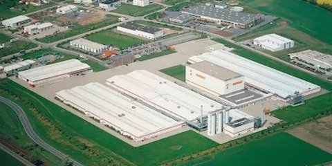 Luftaufnahme von Herdoor, dem Produktionsstandort in Neustadt an der Orla.